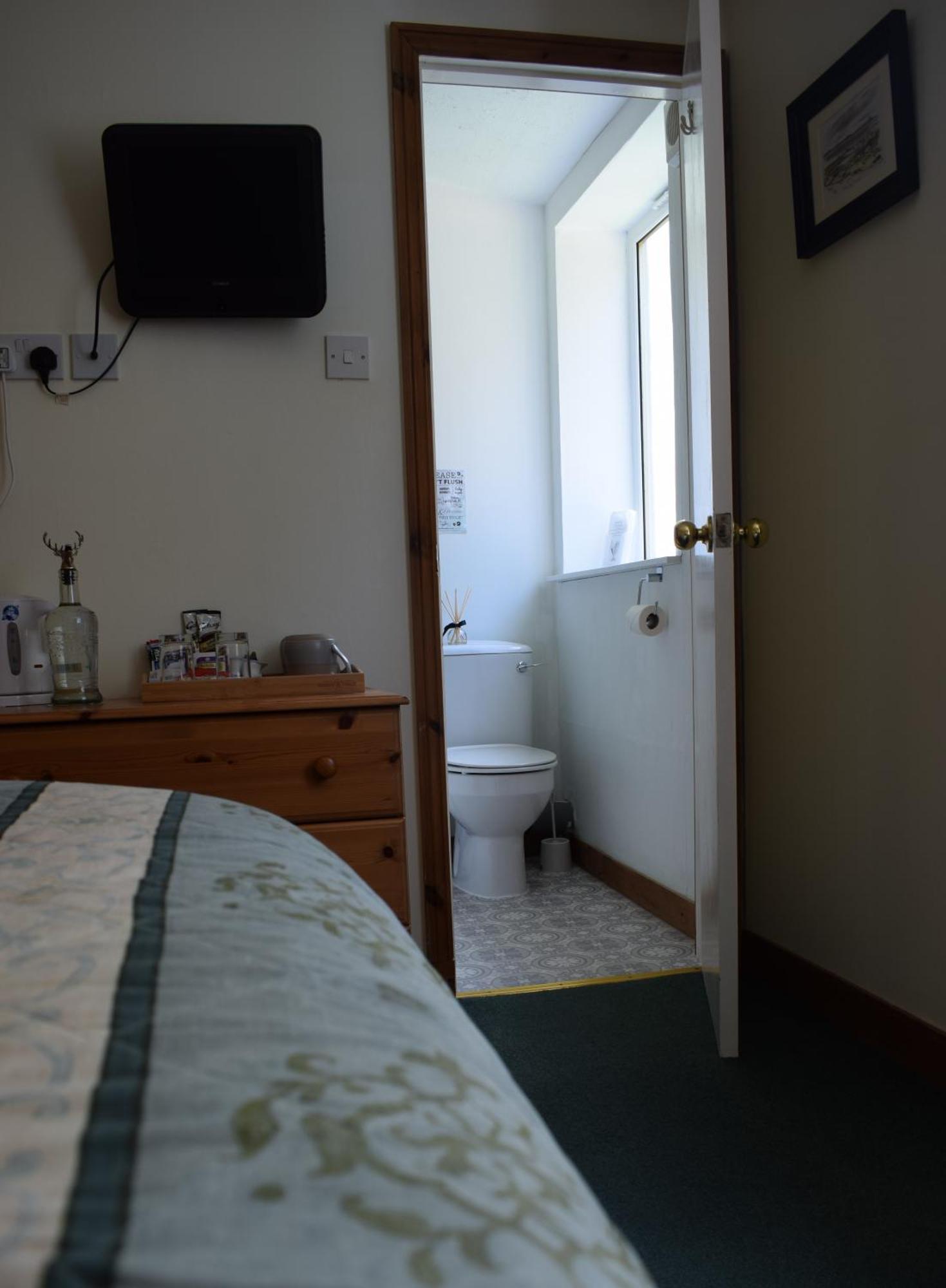Glenan Lodge Self Catering Tomatin Exteriör bild