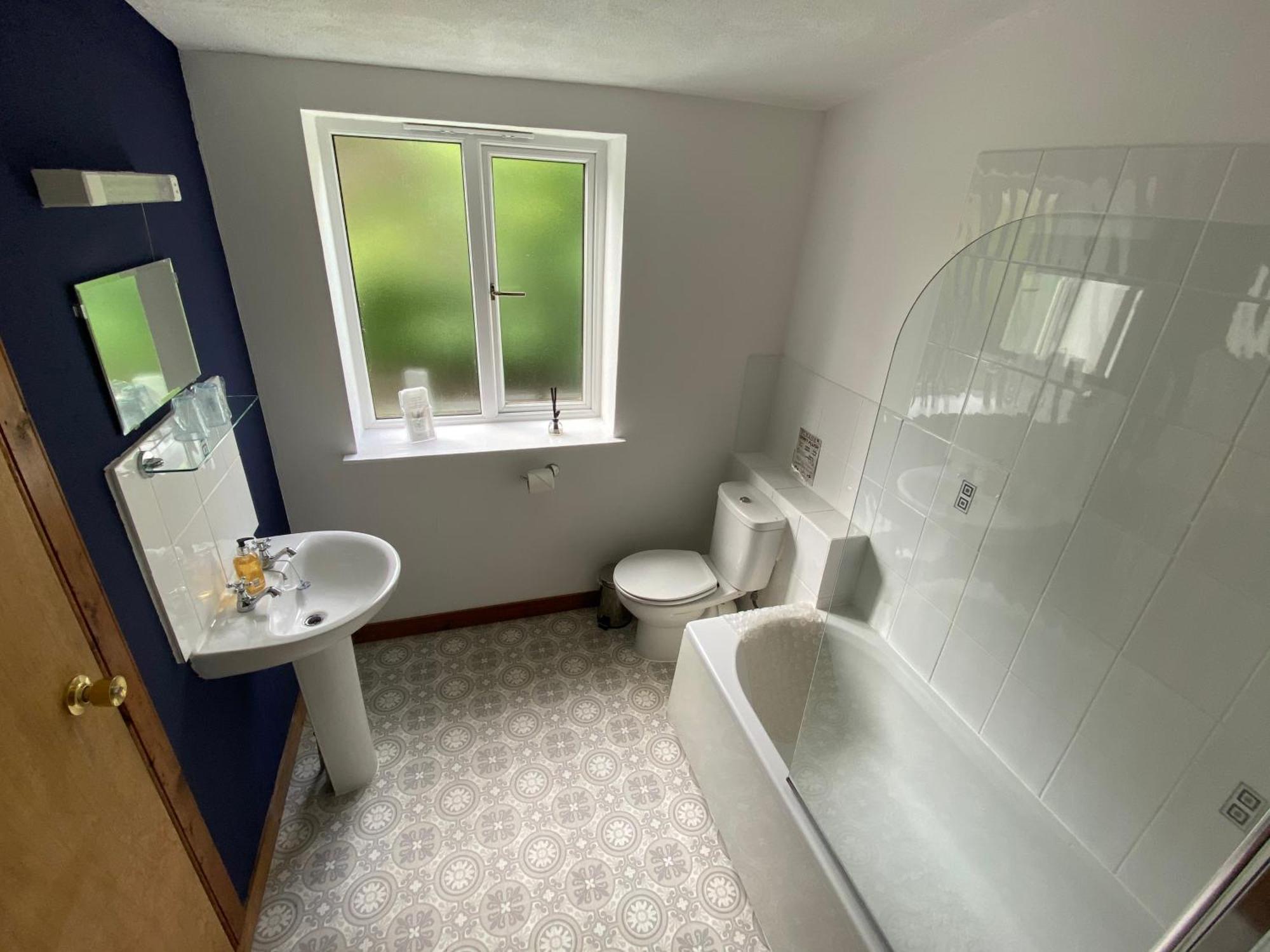 Glenan Lodge Self Catering Tomatin Exteriör bild